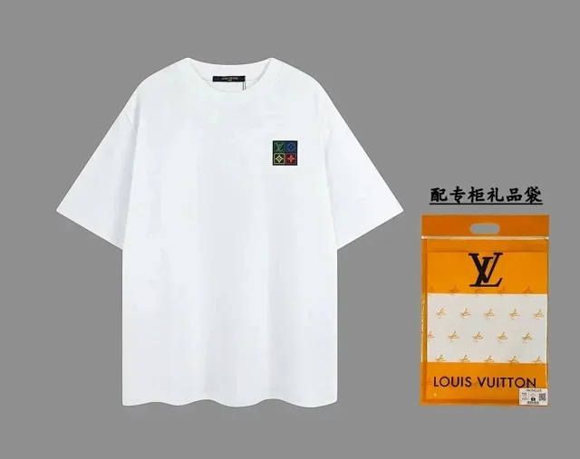 Louis Vuitton T-Shirts Short-Sleeve Logo Graphic product detail image 4
