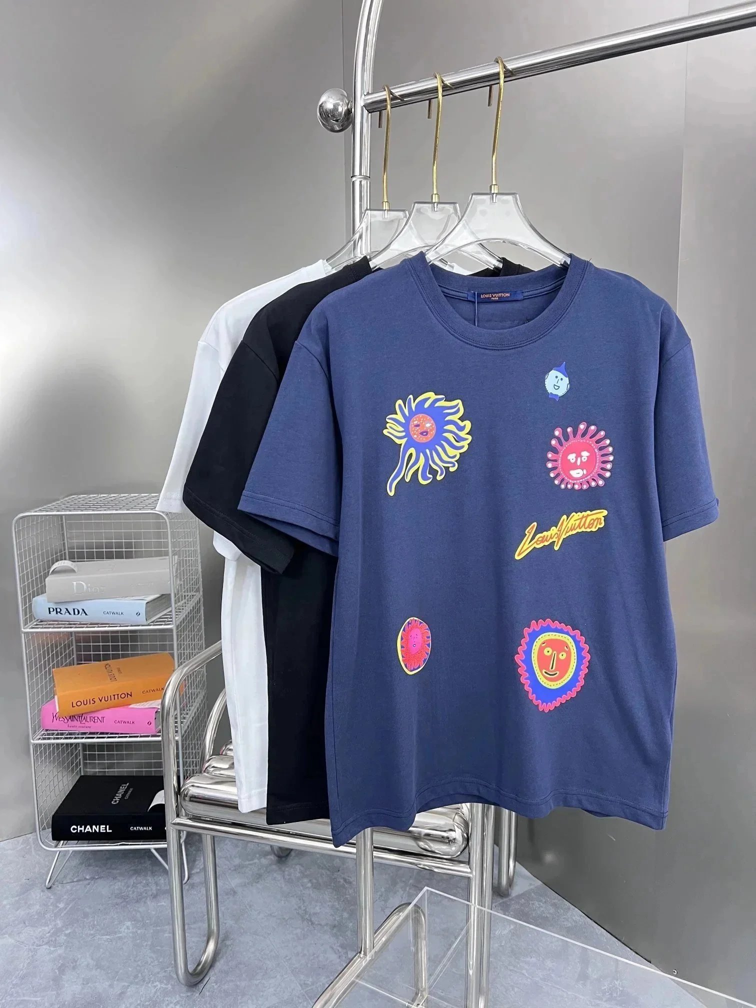 Louis Vuitton T-Shirts Short-Sleeve Logo Graphic image 9