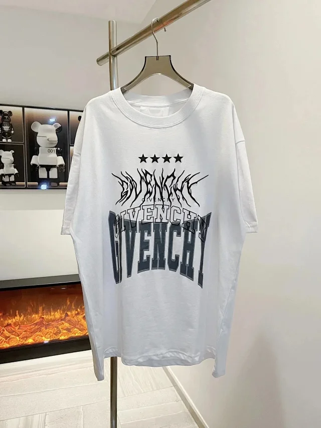 Givenchy T-Shirts Graphic Print T-Shirt product detail image 3