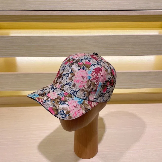 Gucci Hats Logo-Print Baseball Caps and Bucket Hat product detail image 13