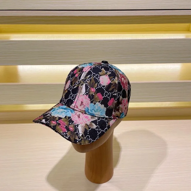 Gucci Hats Logo-Print Baseball Caps and Bucket Hat product detail image 14