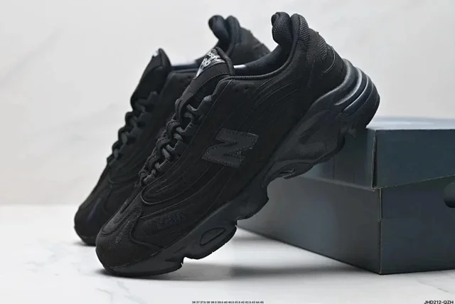 New Balance Sneakers 1000 product detail image 2