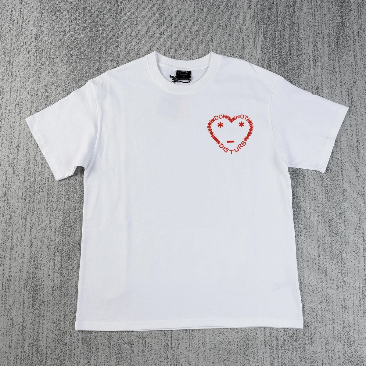Carsiooko T-shirt Do Not Disturb Heart White