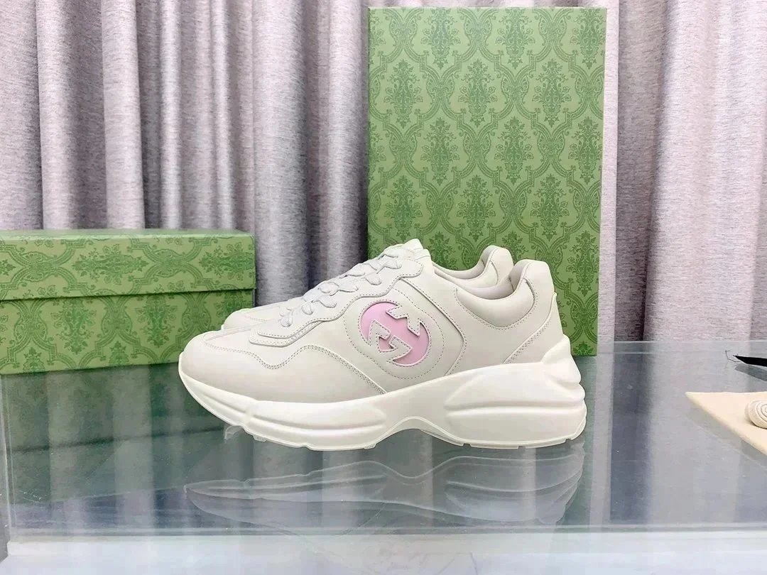 Gucci Sneakers GG Monogram — 10