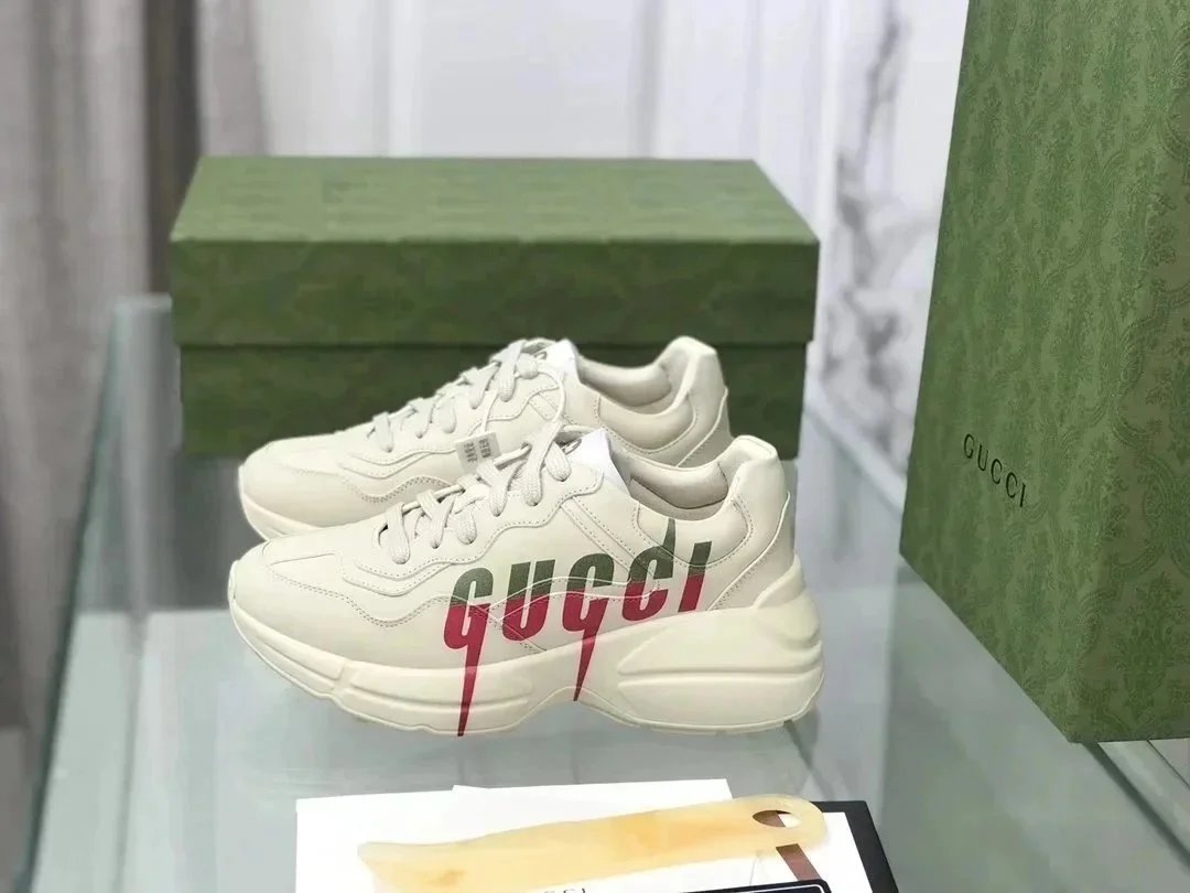 Gucci Sneakers GG Monogram — 20