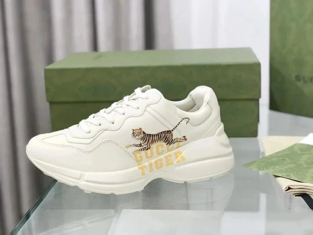 Gucci Sneakers GG Monogram — 14