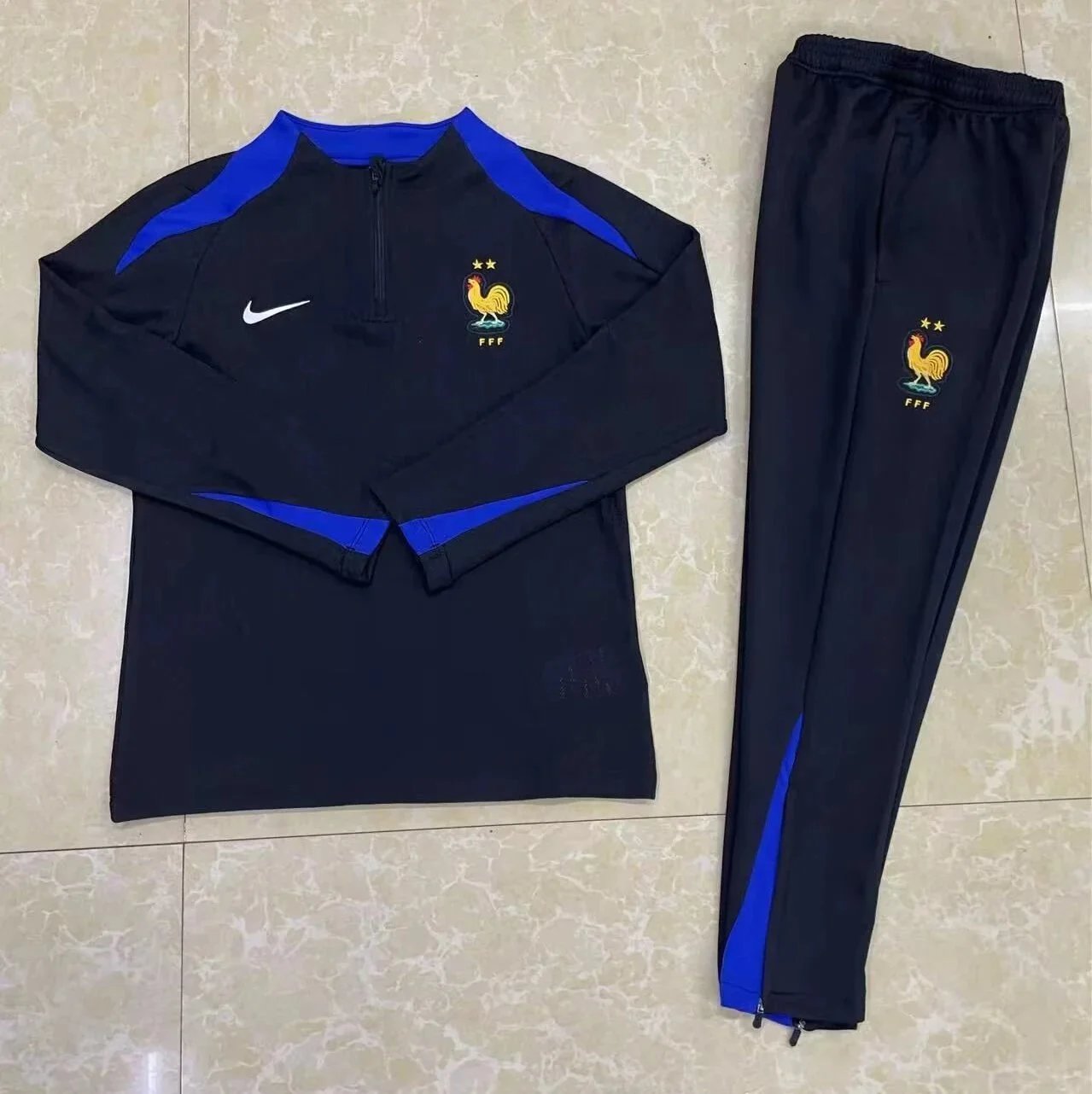 2425 French black player version