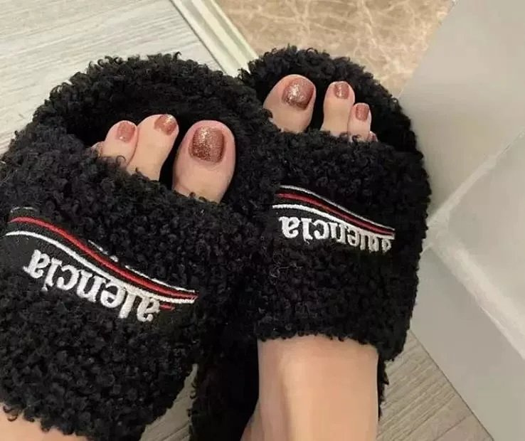 Design Lencia Fuzzy Slippers White Slippers product detail 11 in Litbuy spreadsheet finds