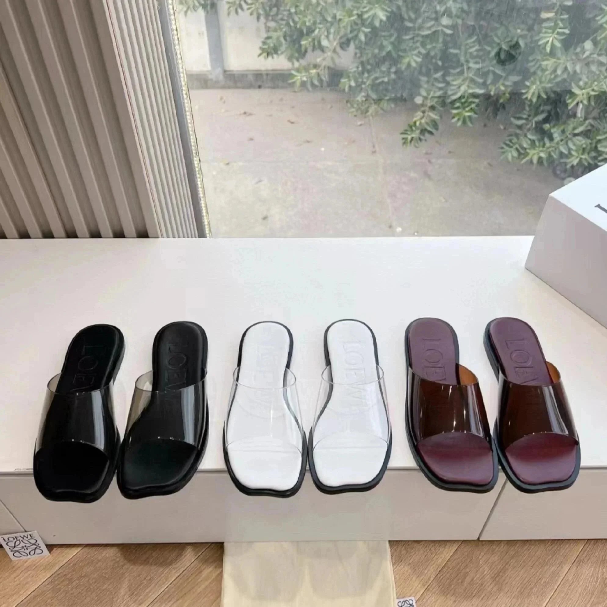 Loewe Petal Slide