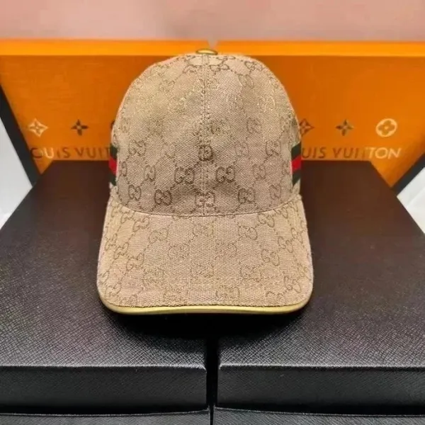 Gucci GG Supreme Baseball Cap Beige - 1