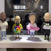 Takashi Murakami Figure — seller photo 2