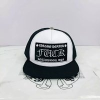 Black and white - FUCK flat eaves
