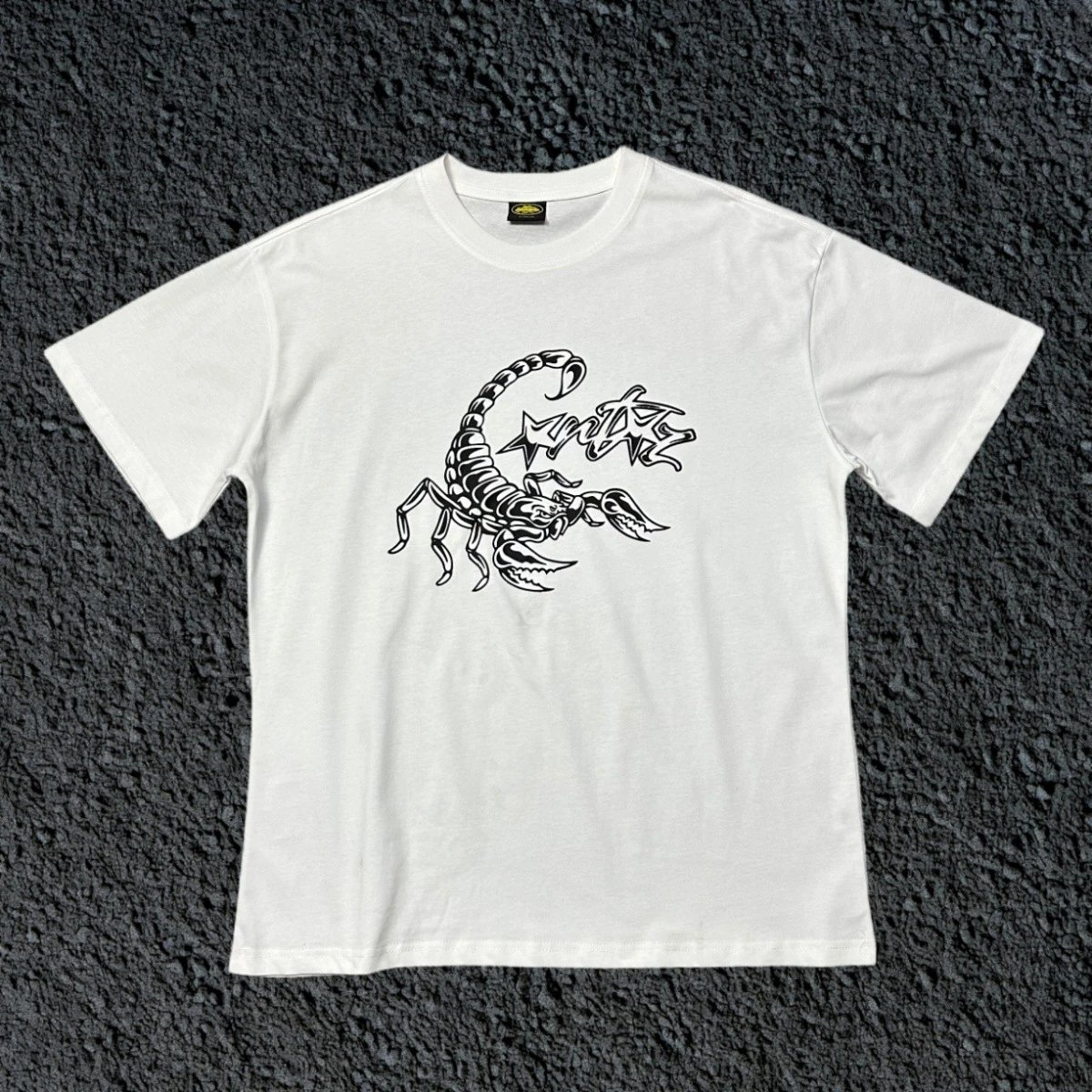 White scorpion 3176