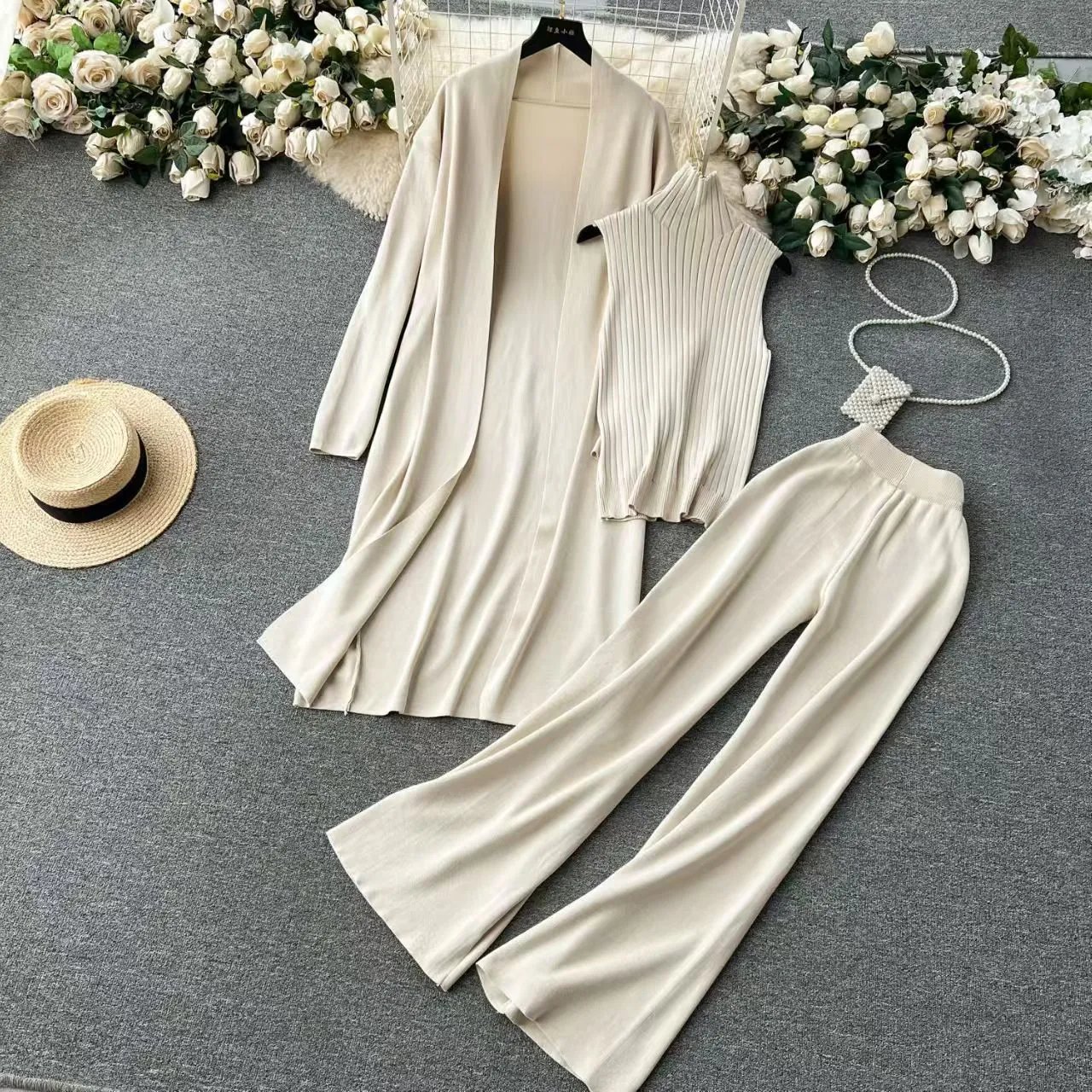 Apricot color