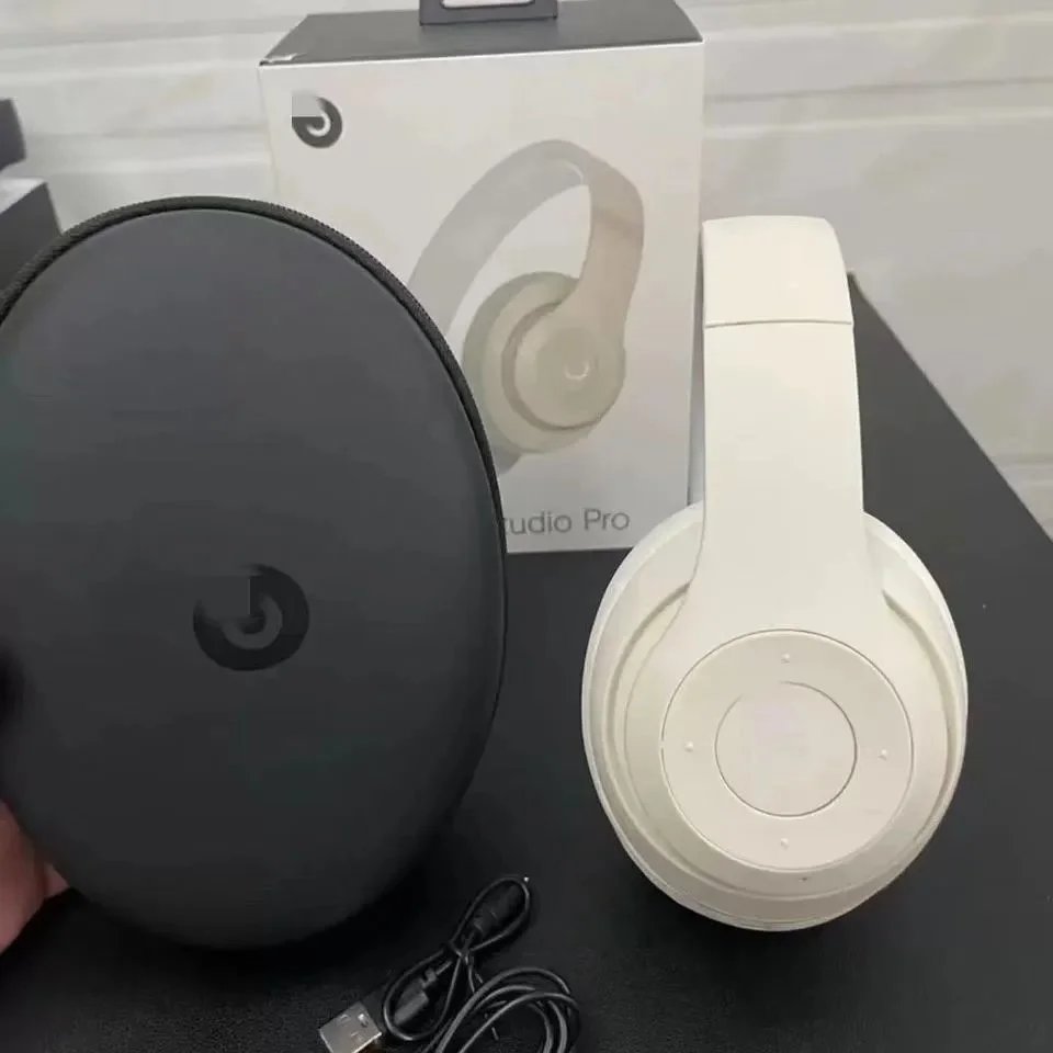 B*ts studio pro-white