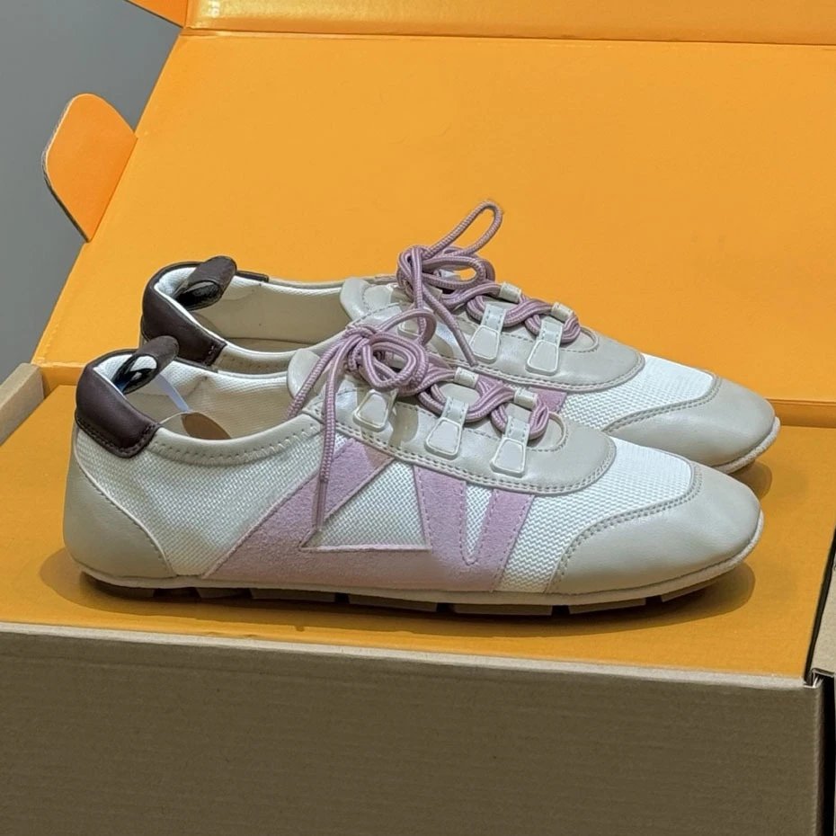 Unbranded Sneakers Low-Top Lace-Up with V-Shaped Side Appliqué — Pink