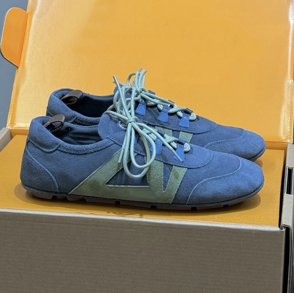Unbranded Sneakers Low-Top Lace-Up with V-Shaped Side Appliqué — Slate gray