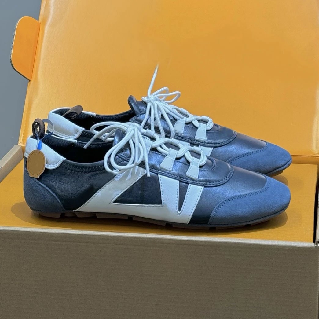 Unbranded Sneakers Low-Top Lace-Up with V-Shaped Side Appliqué — gray