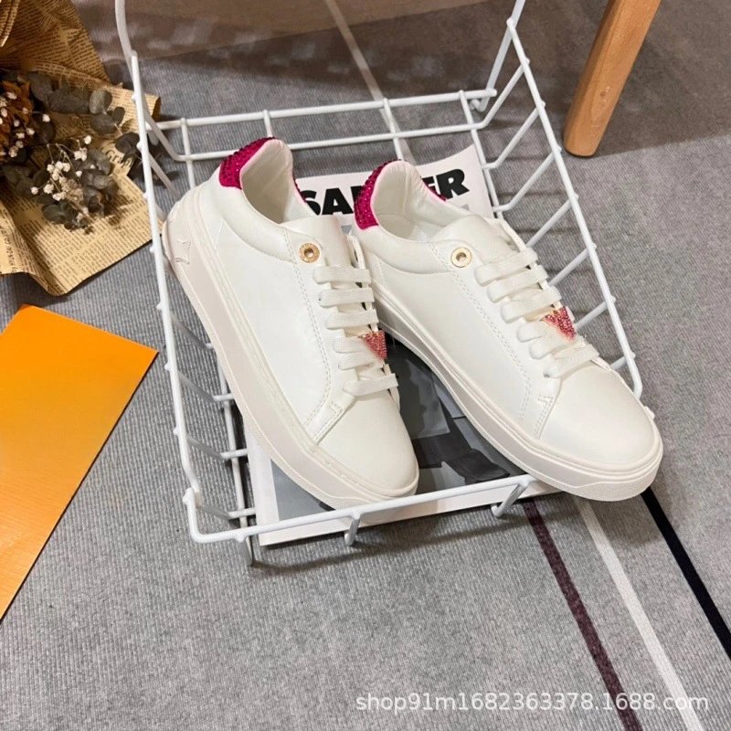 Louis Vuitton Sneakers Low-Top Monogram Leather with LV Charm — Pink diamond