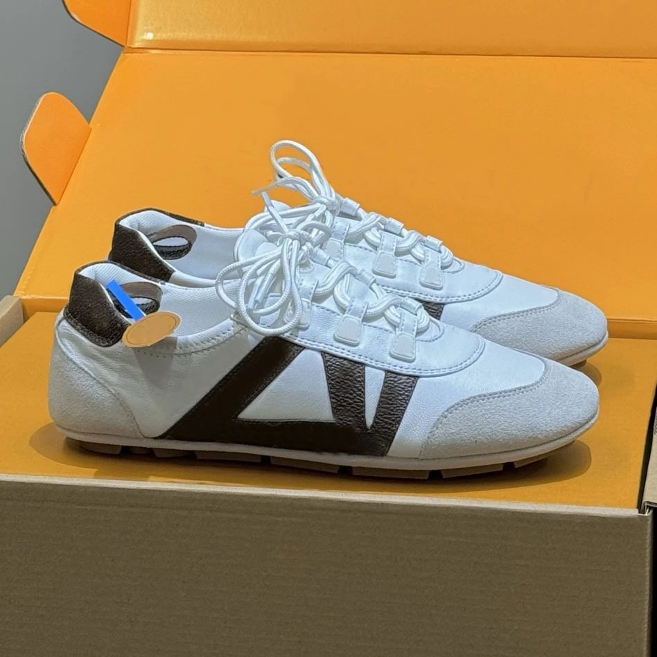 Unbranded Sneakers Low-Top Lace-Up with V-Shaped Side Appliqué image 4