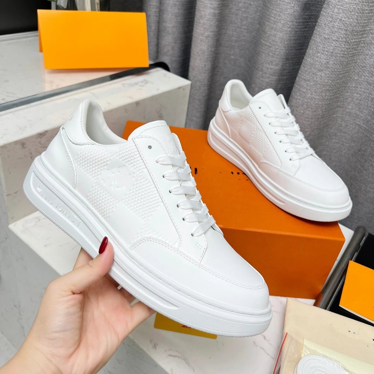 Louis Vuitton Sneakers Low-Top Embossed Monogram image 3