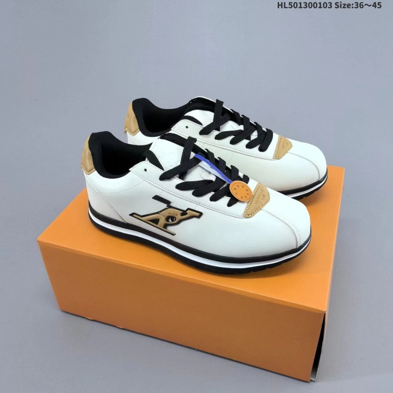 Louis Vuitton Sneakers Monogram low-top — Black and white