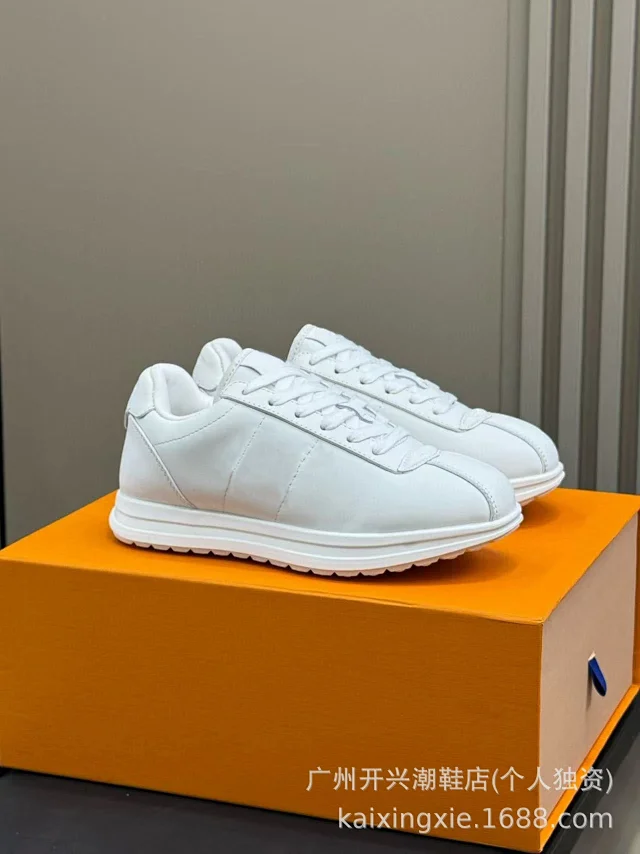 Louis Vuitton Sneakers Monogram low-top product detail image 5