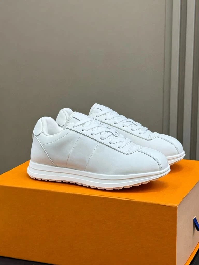 Louis Vuitton Sneakers Monogram low-top — white