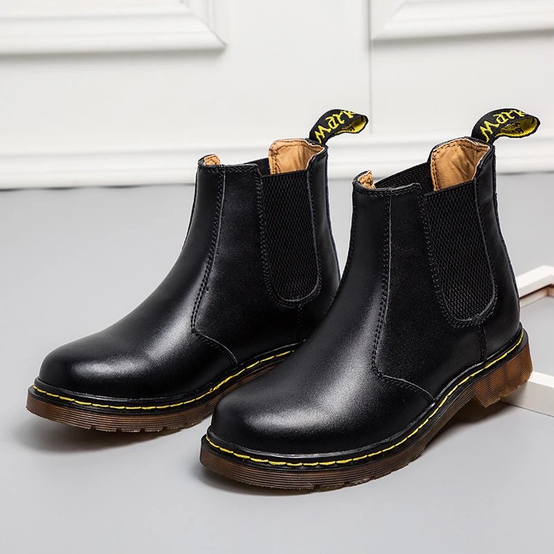 Unbranded Boots Chelsea ankle with elastic side panels and contrast stitching — Black