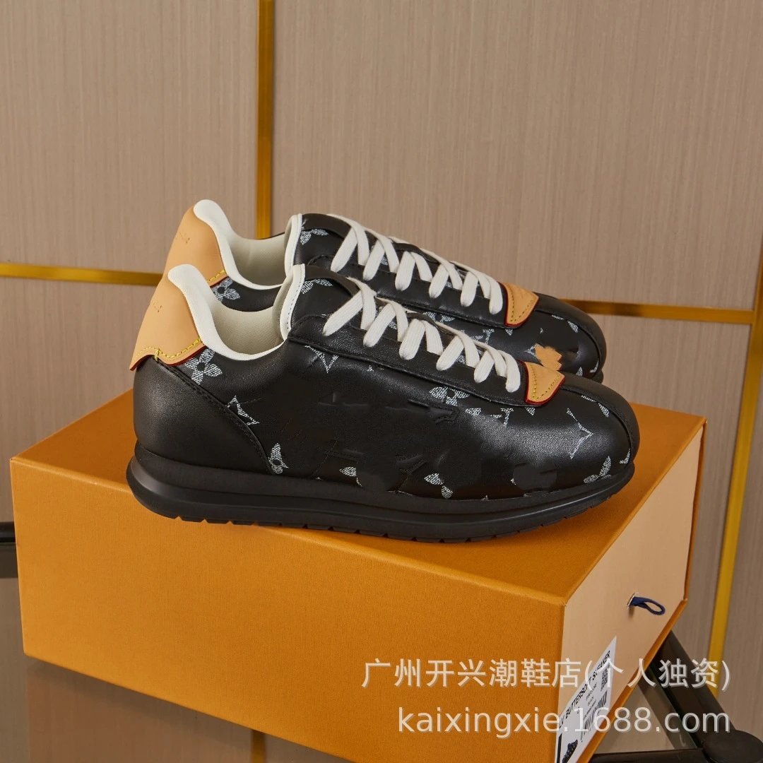 Louis Vuitton Sneakers Monogram low-top — Black print