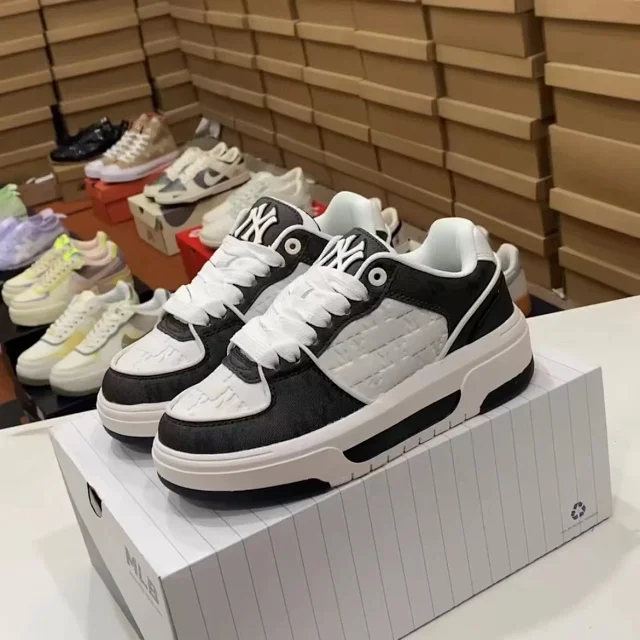 MLB Sneakers Low-Top Chunky Logo product detail image 21