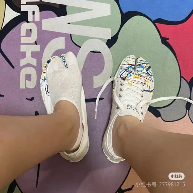 Maison Margiela Sneakers Tabi split-toe canvas low-top product detail image 9