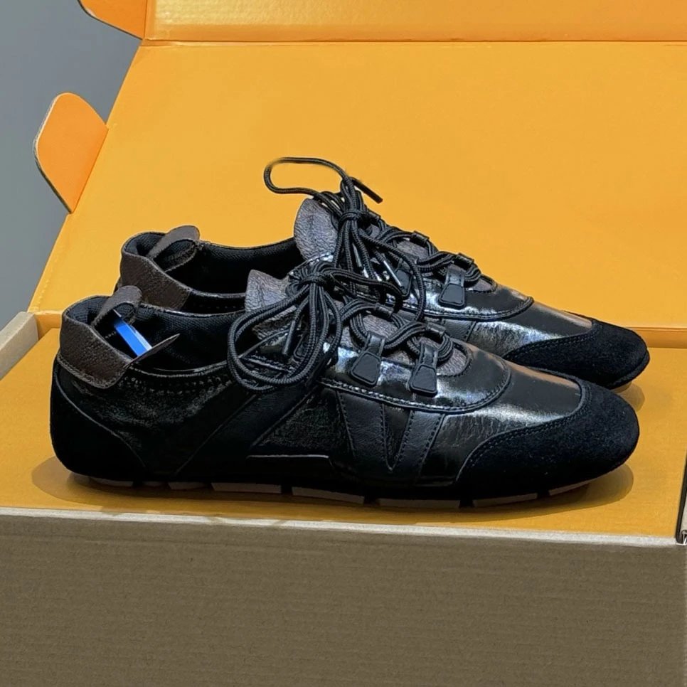Unbranded Sneakers Low-Top Lace-Up with V-Shaped Side Appliqué — All black