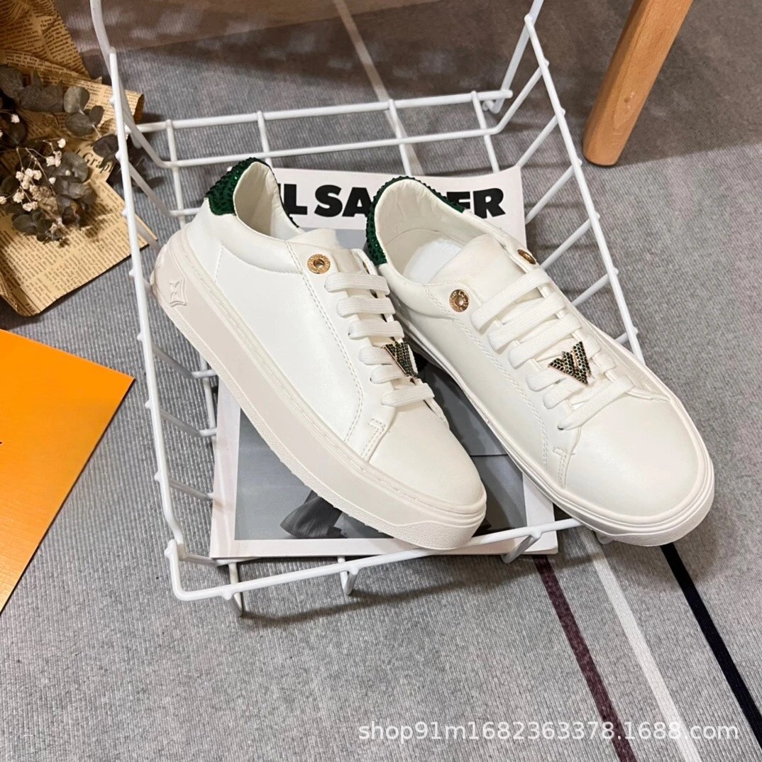 Louis Vuitton Sneakers Low-Top Monogram Leather with LV Charm — Green diamond