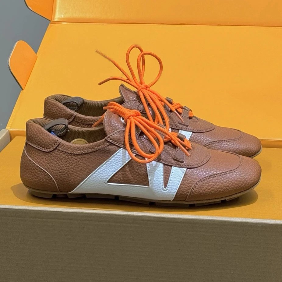 Unbranded Sneakers Low-Top Lace-Up with V-Shaped Side Appliqué — Brown