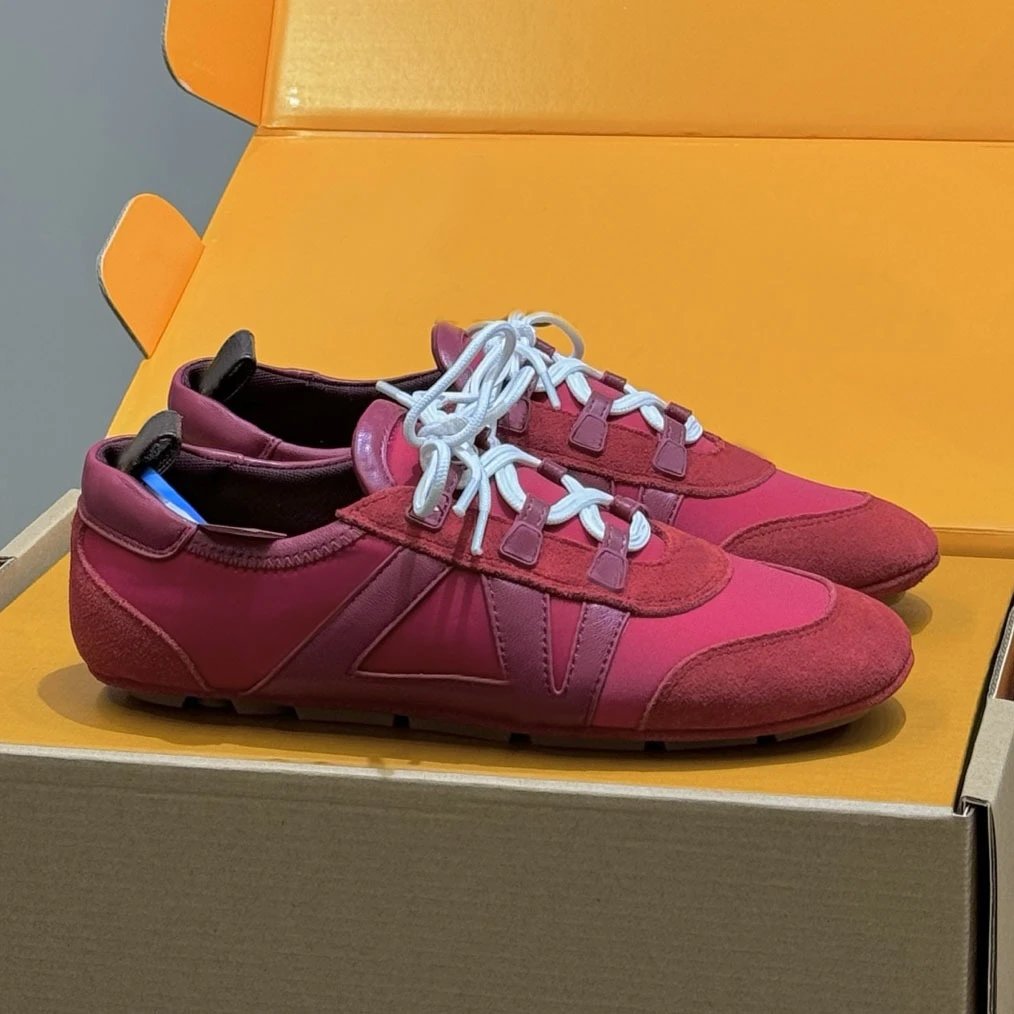 Unbranded Sneakers Low-Top Lace-Up with V-Shaped Side Appliqué — Deep red
