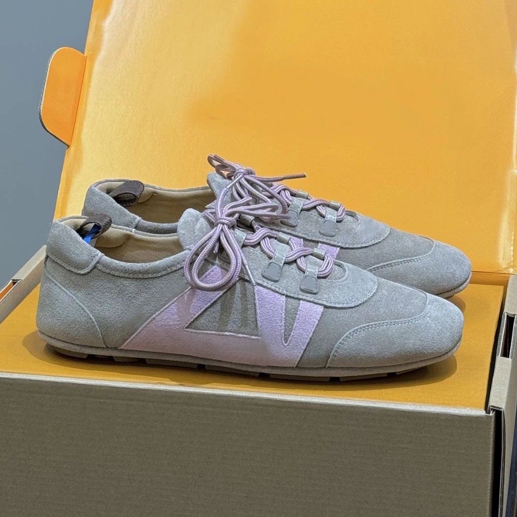 Unbranded Sneakers Low-Top Lace-Up with V-Shaped Side Appliqué — Dark khaki color