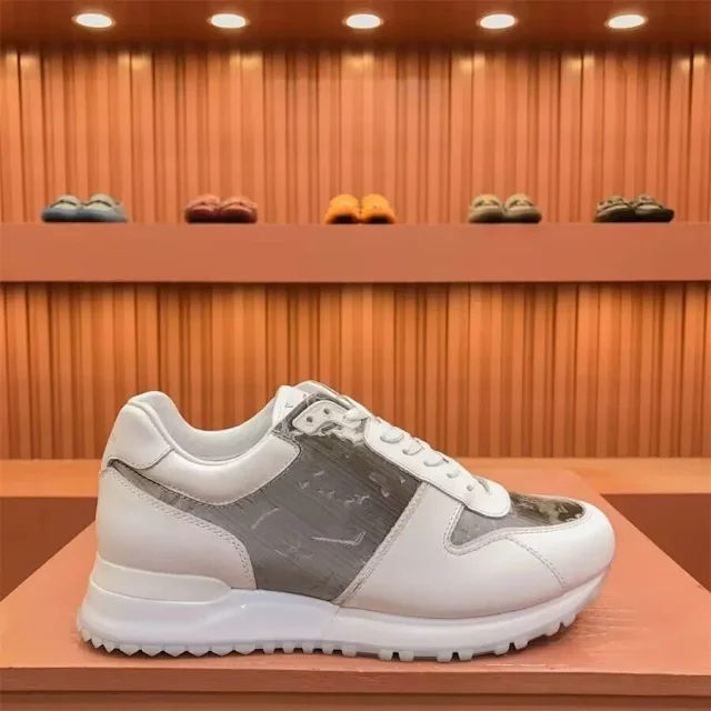 Louis Vuitton Sneakers Low-Top Lace-Up Monogram product detail image 9
