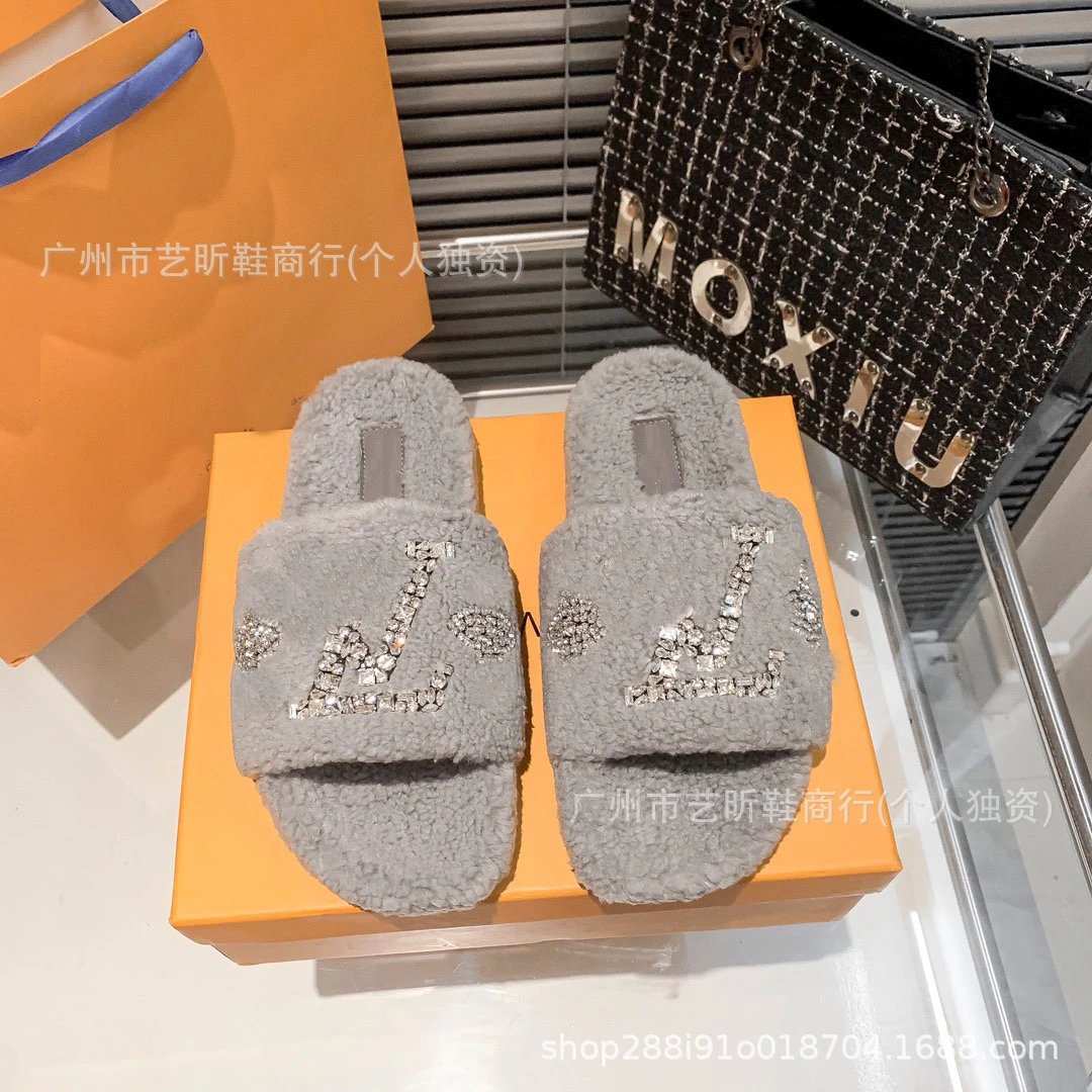 Louis Vuitton Slippers Faux Fur Logo Slide — Gray diamond
