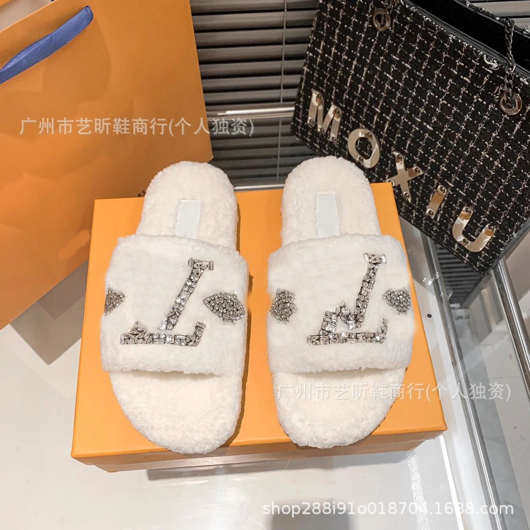 Louis Vuitton Slippers Faux Fur Logo Slide — White diamond