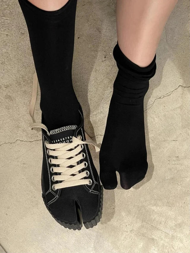 Maison Margiela Sneakers Tabi split-toe canvas low-top product detail image 12