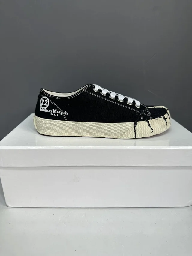 Maison Margiela Sneakers Tabi split-toe canvas low-top product detail image 45