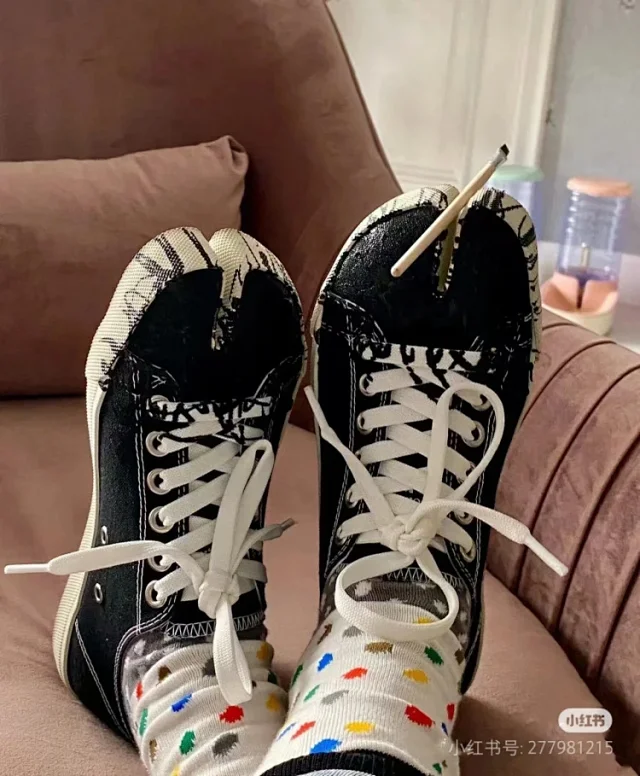 Maison Margiela Sneakers Tabi split-toe canvas low-top product detail image 8