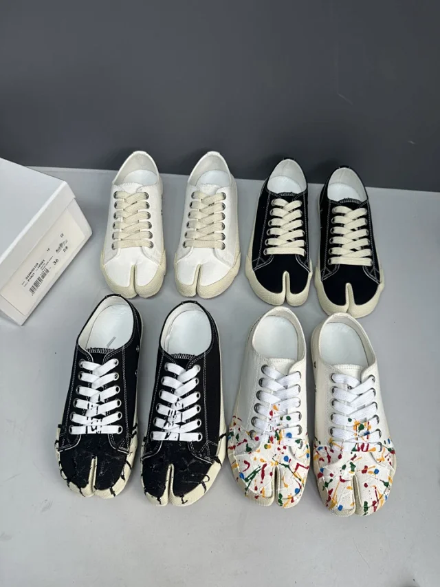 Maison Margiela Sneakers Tabi split-toe canvas low-top product detail image 24