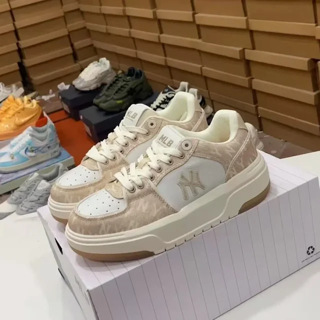 MLB Sneakers Low-Top Chunky Logo product detail image 15
