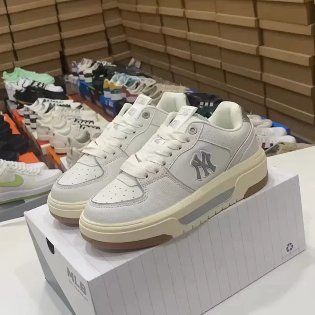 MLB Sneakers Low-Top Chunky Logo product detail image 22
