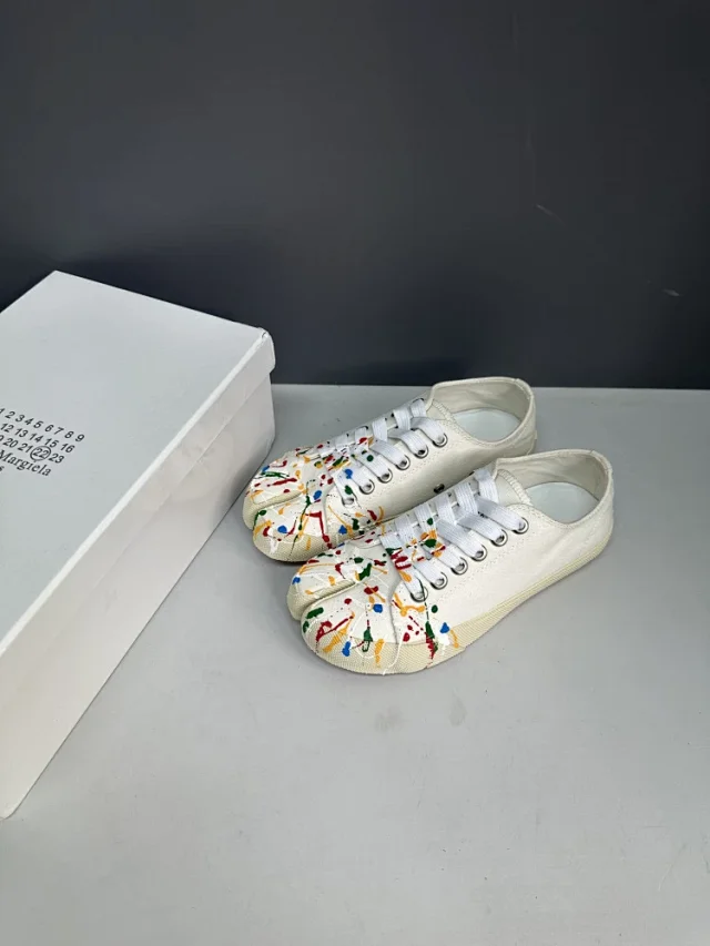 Maison Margiela Sneakers Tabi split-toe canvas low-top product detail image 36