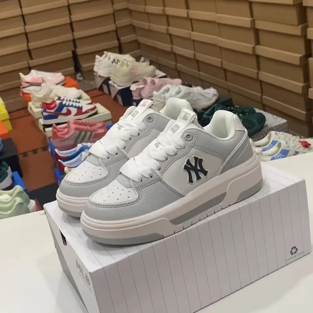 MLB Sneakers Low-Top Chunky Logo product detail image 19