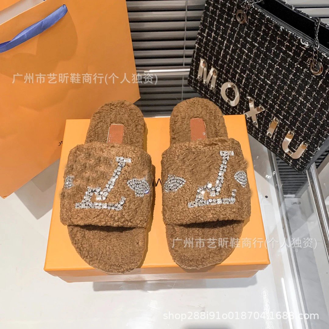 Louis Vuitton Slippers Faux Fur Logo Slide — brown drill