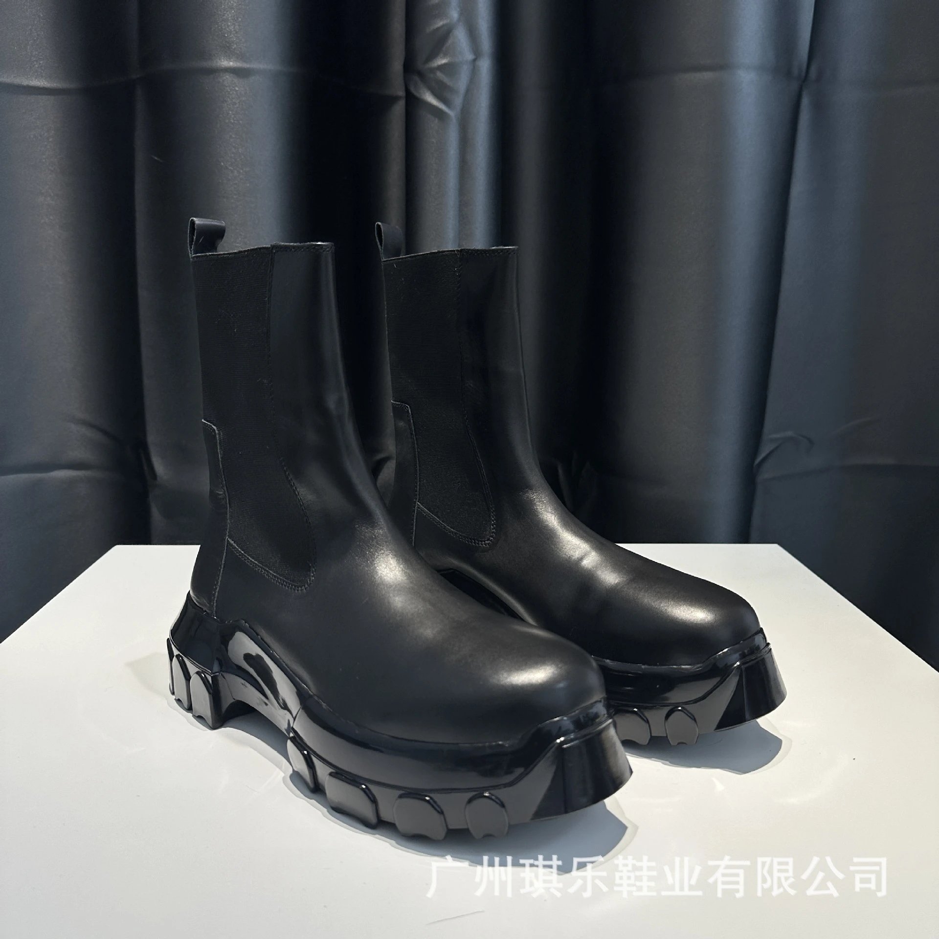 Unbranded Boots Chelsea with Chunky Sculpted Sole — All Black Octopus-soled elasto Boots